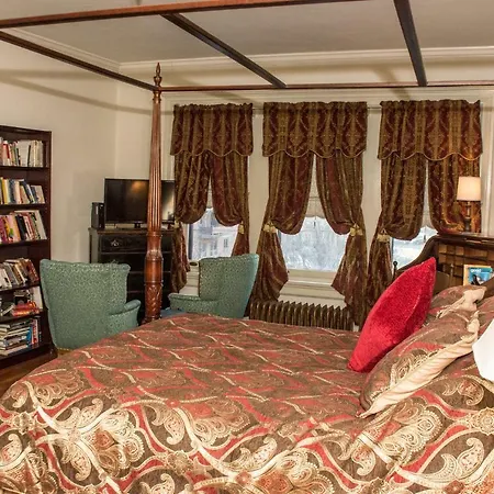 Historic Benner Mansion-3